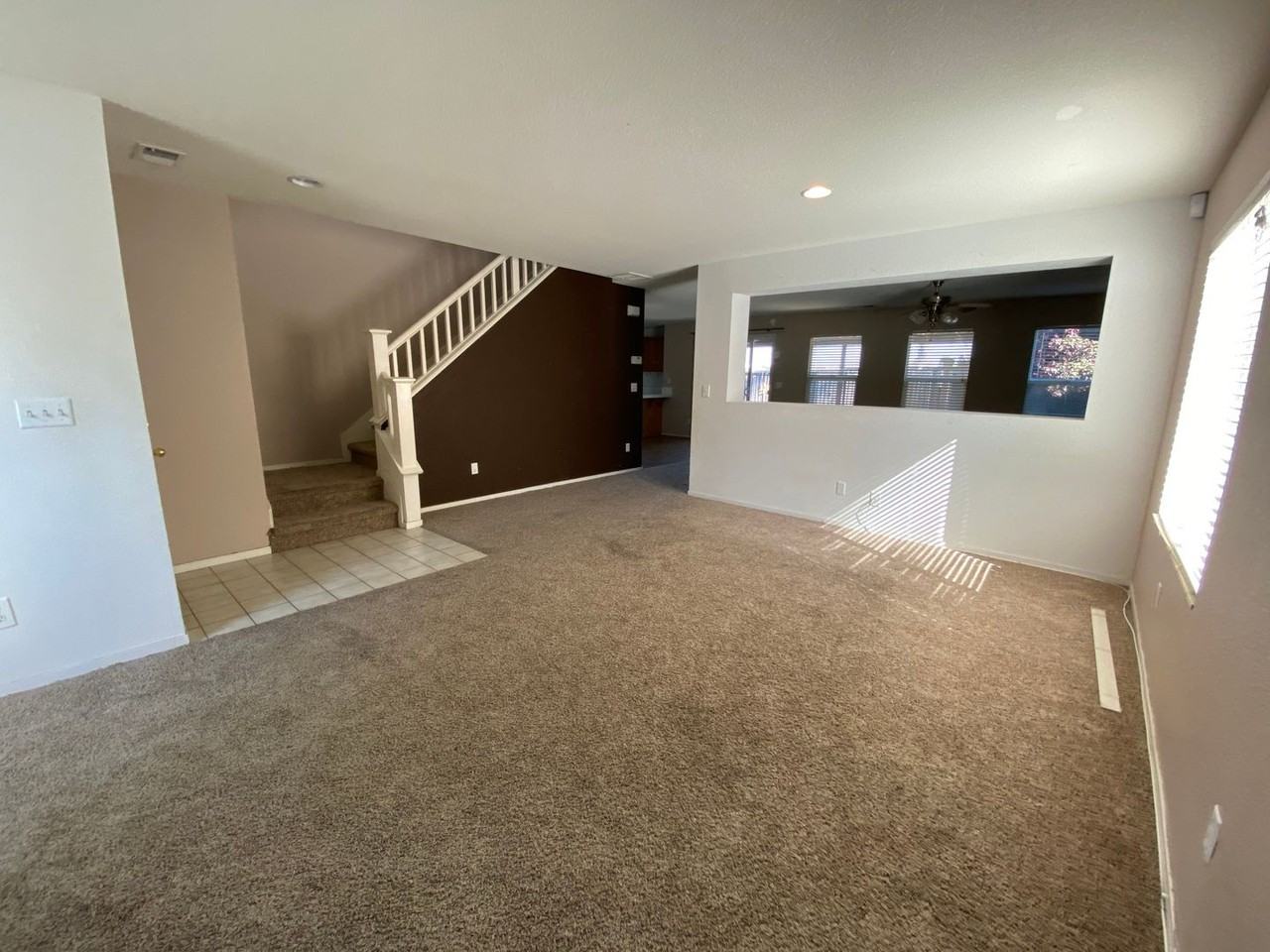 2801 Saxton Dr - Photo 5 of 12