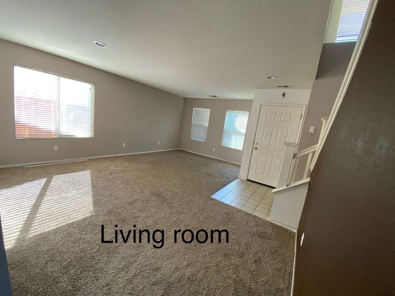 2801 Saxton Dr - Photo 7 of 12