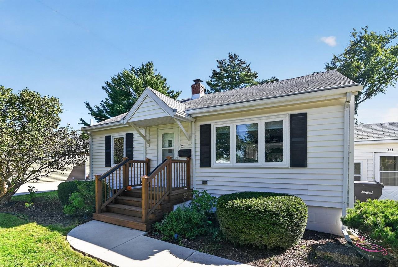 211 N Shuman St - Photo 4 of 50