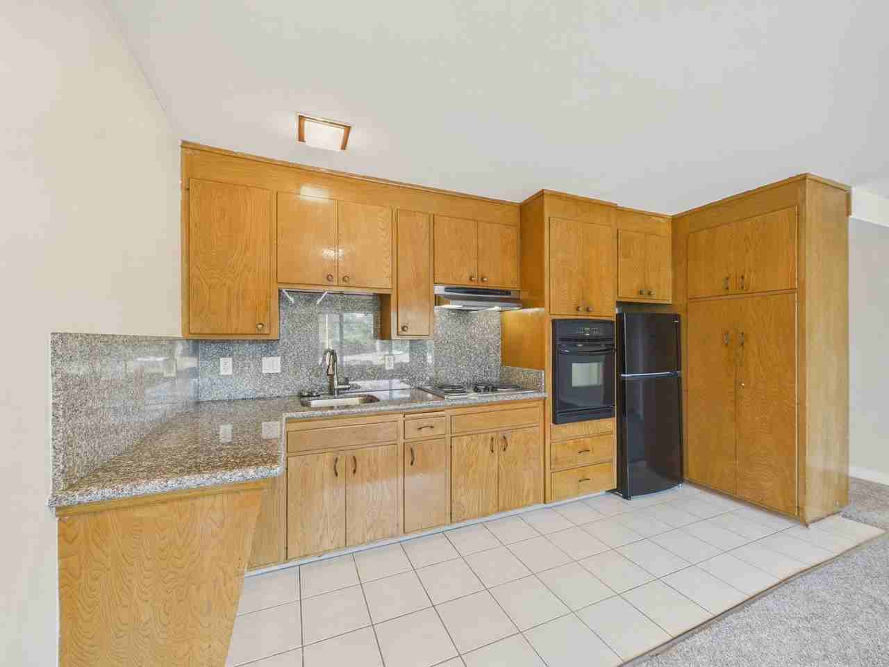 3333 Clement St #4 - Photo 5 of 24