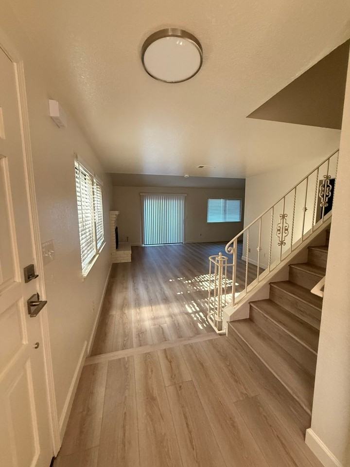 1396 Aksland Dr #A - Photo 4 of 27