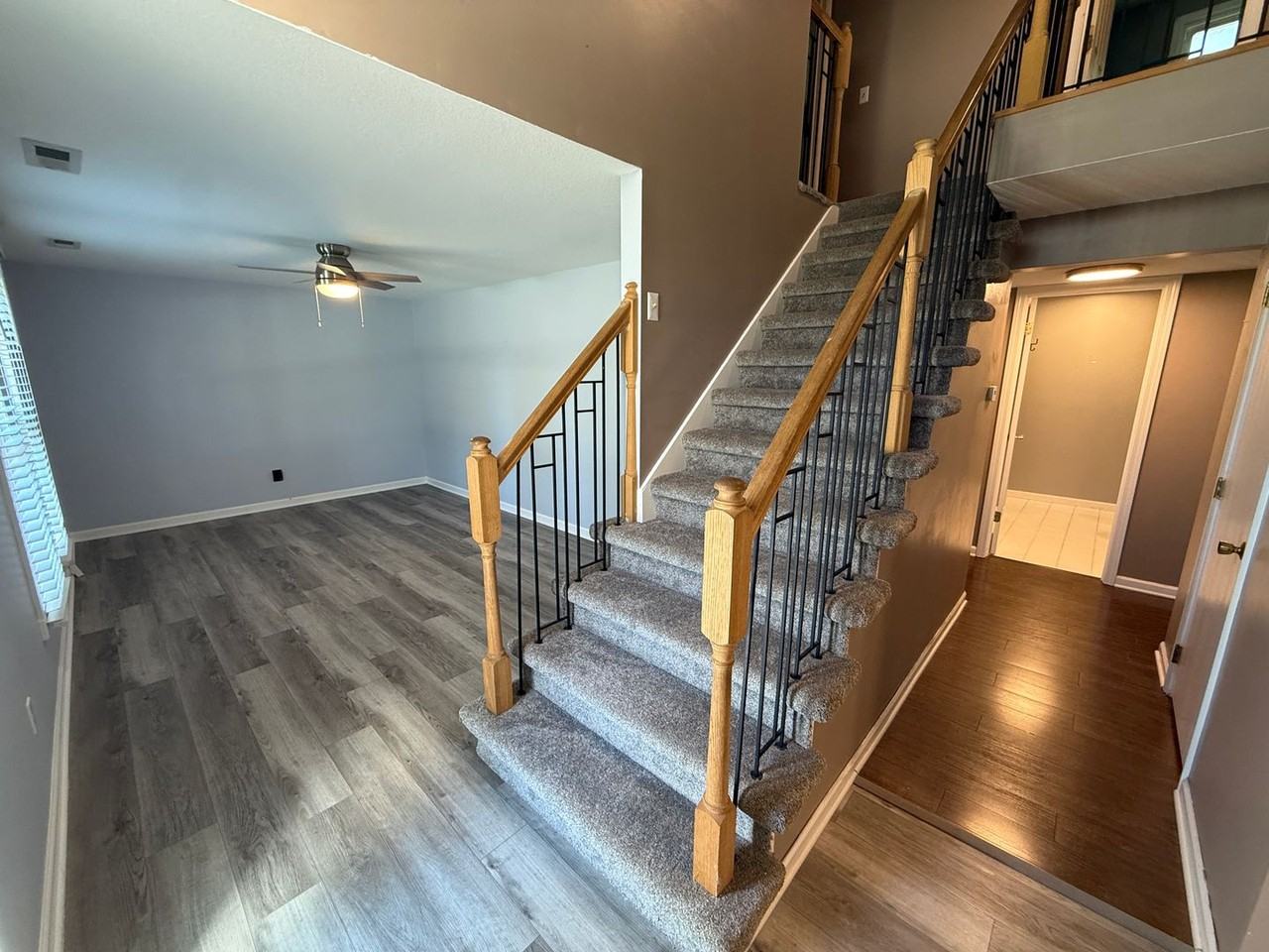 4734 Queensbury Dr - Photo 3 of 29
