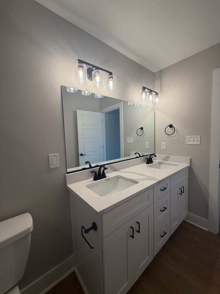614 Monument St - Photo 5 of 10