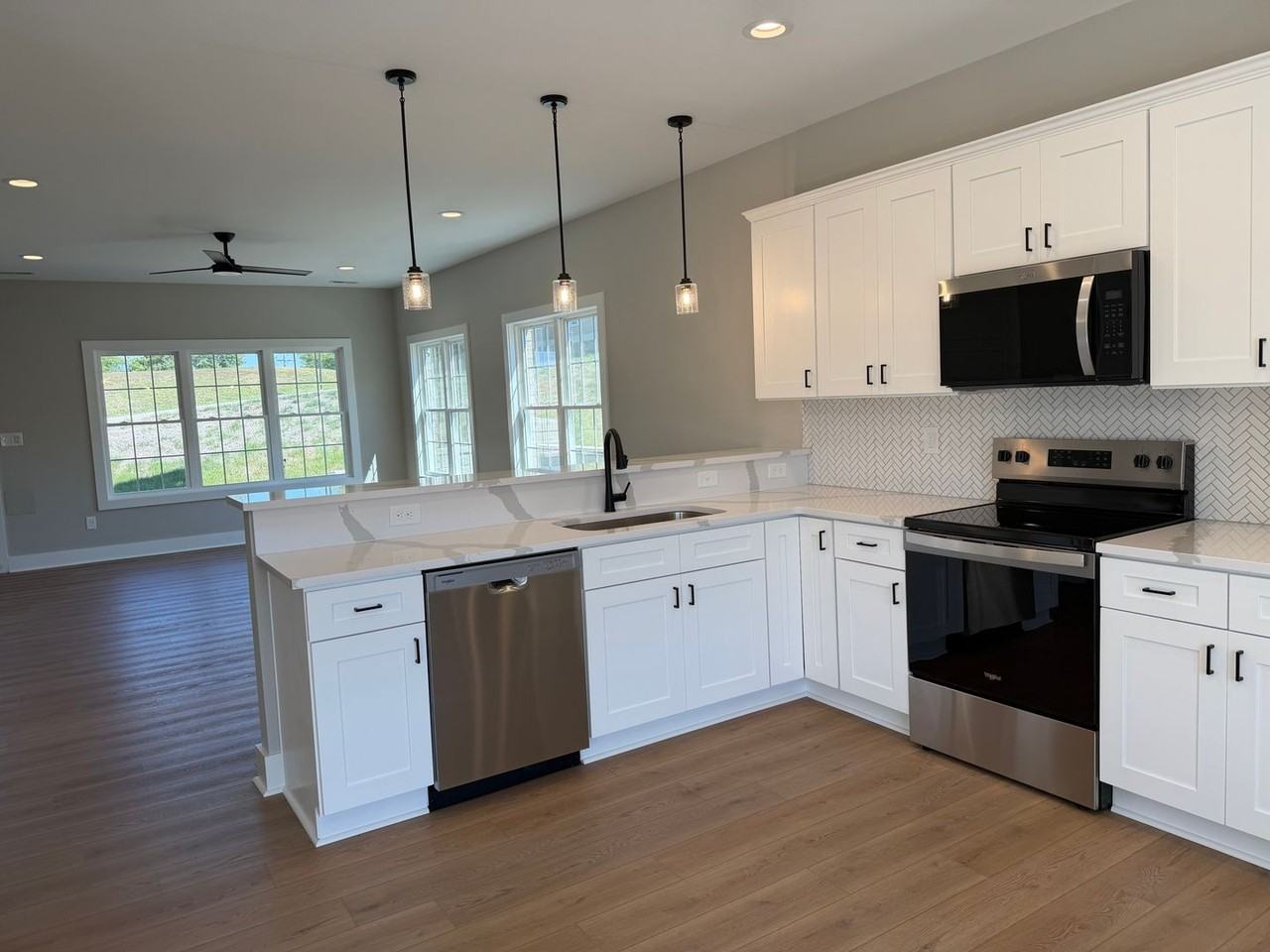 626 Monument St - Photo 5 of 9