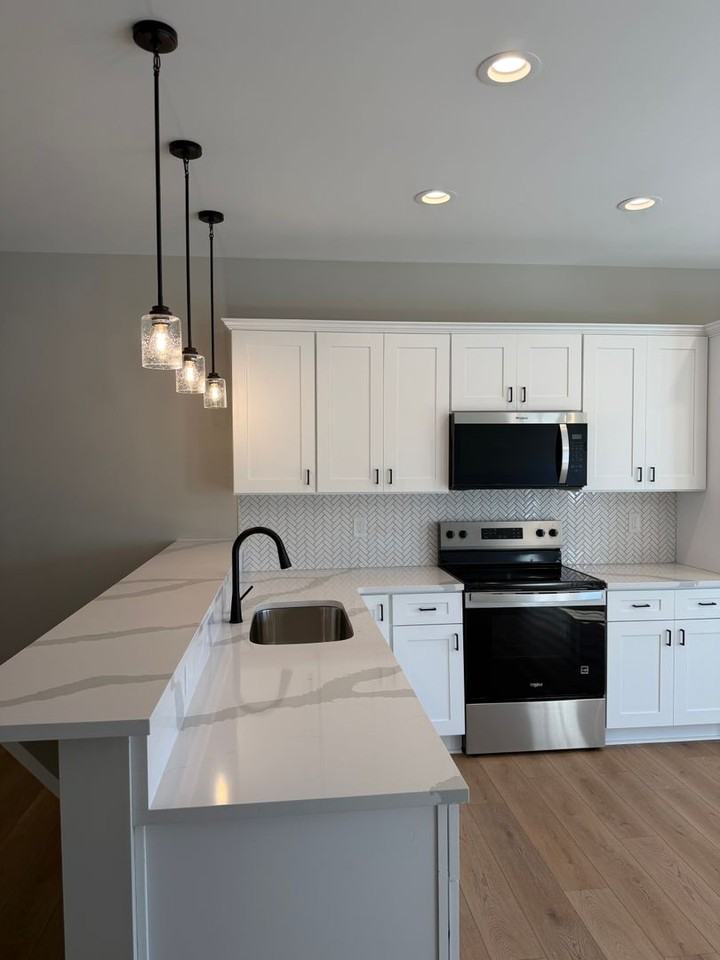626 Monument St - Photo 7 of 9