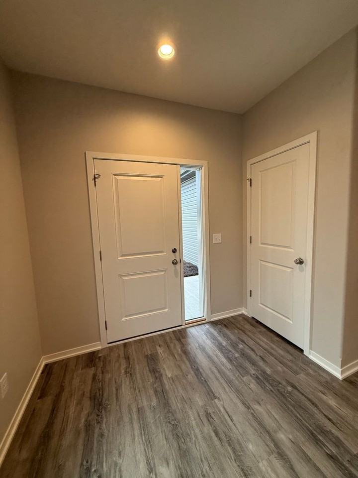 10708 N 149th St - Photo 2 of 25