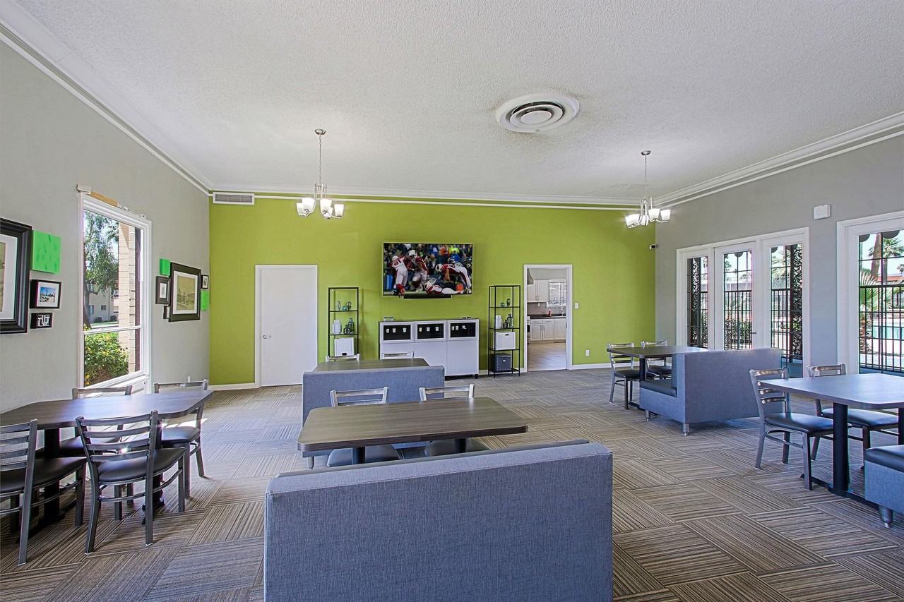 Park Lee Apartments - Photo 3 of 37