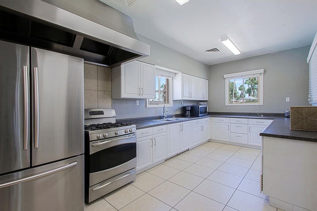 Park Lee Apartments - Photo 4 of 37