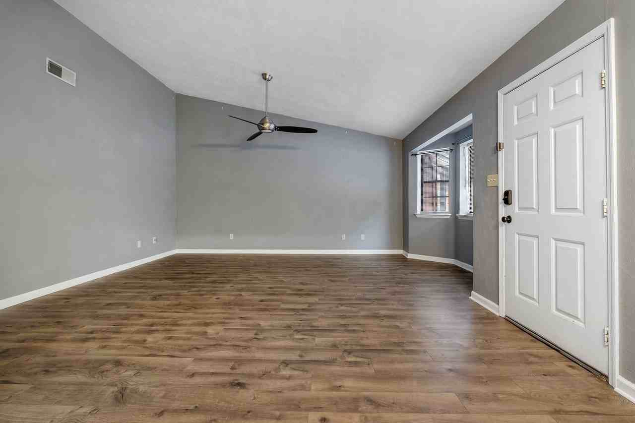 1559 San Luis Rd - Photo 3 of 24