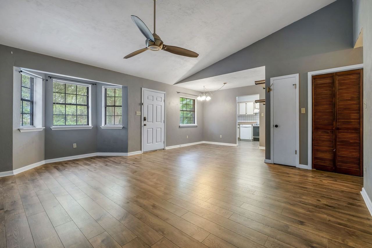 1559 San Luis Rd - Photo 4 of 24