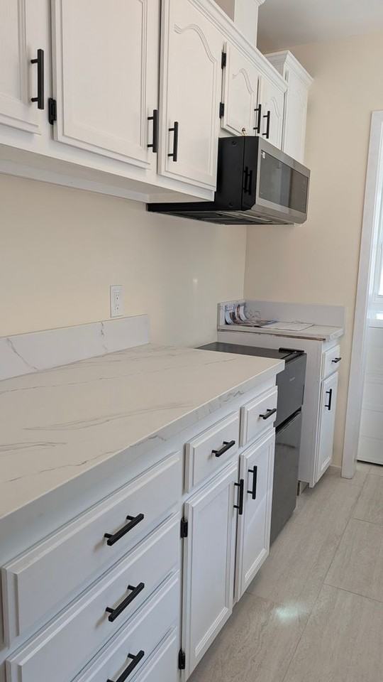 4090 W 135th St - Photo 6 of 22