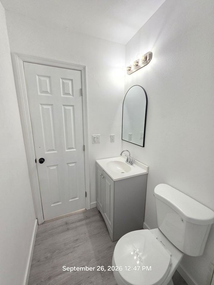 1118 E Avenue K - Photo 5 of 12