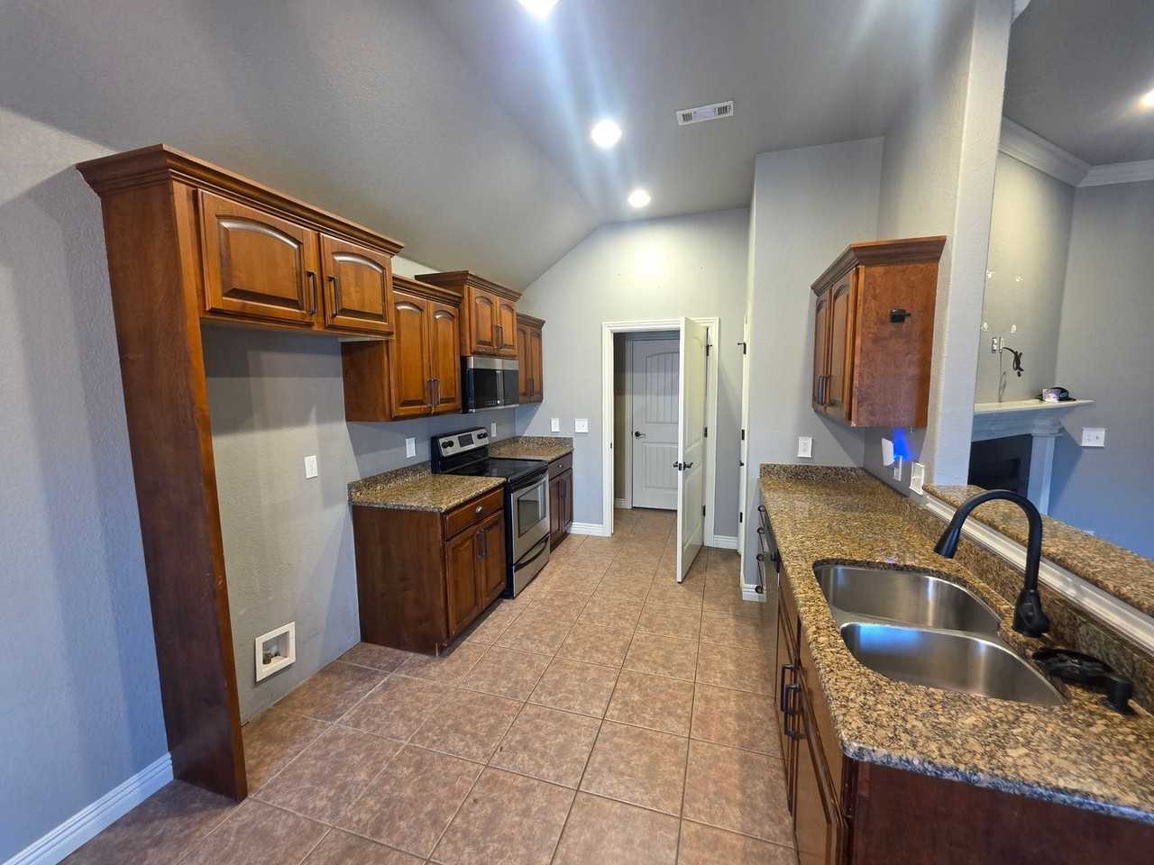 3838 W Brightwater Pl - Photo 4 of 13