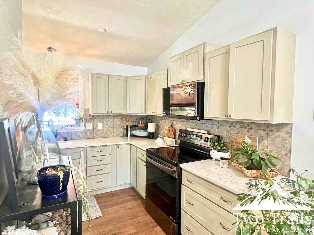 104 View De Lake Dr - Photo 3 of 17