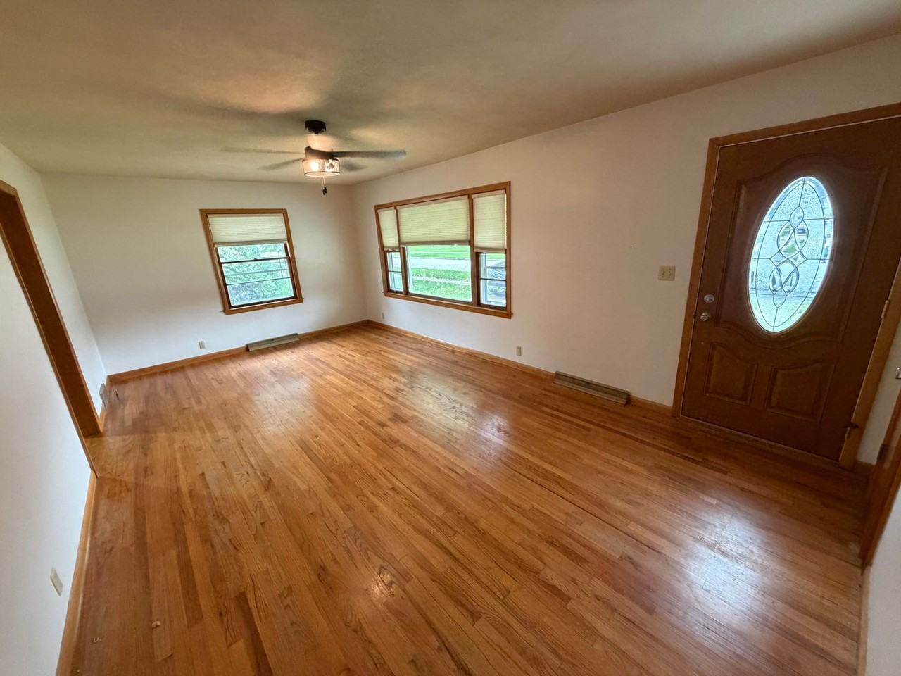 212 9th Ave N - Photo 2 of 9