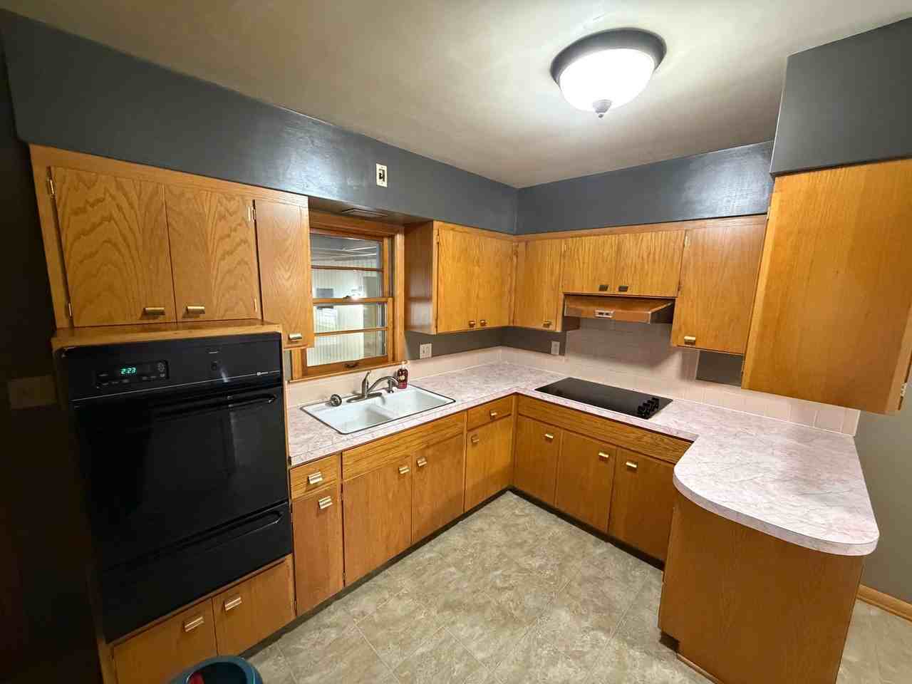 212 9th Ave N - Photo 3 of 9