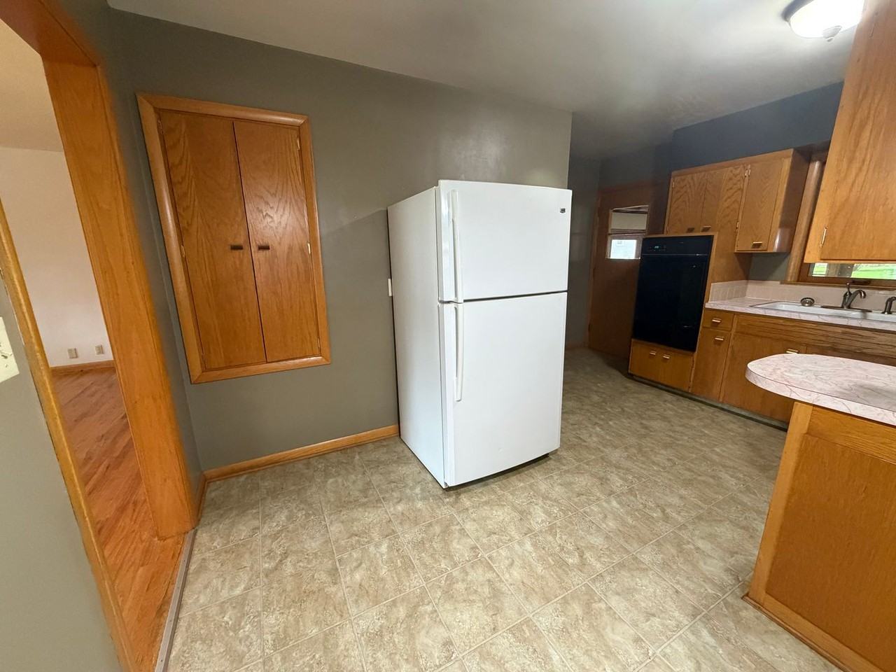 212 9th Ave N - Photo 5 of 9