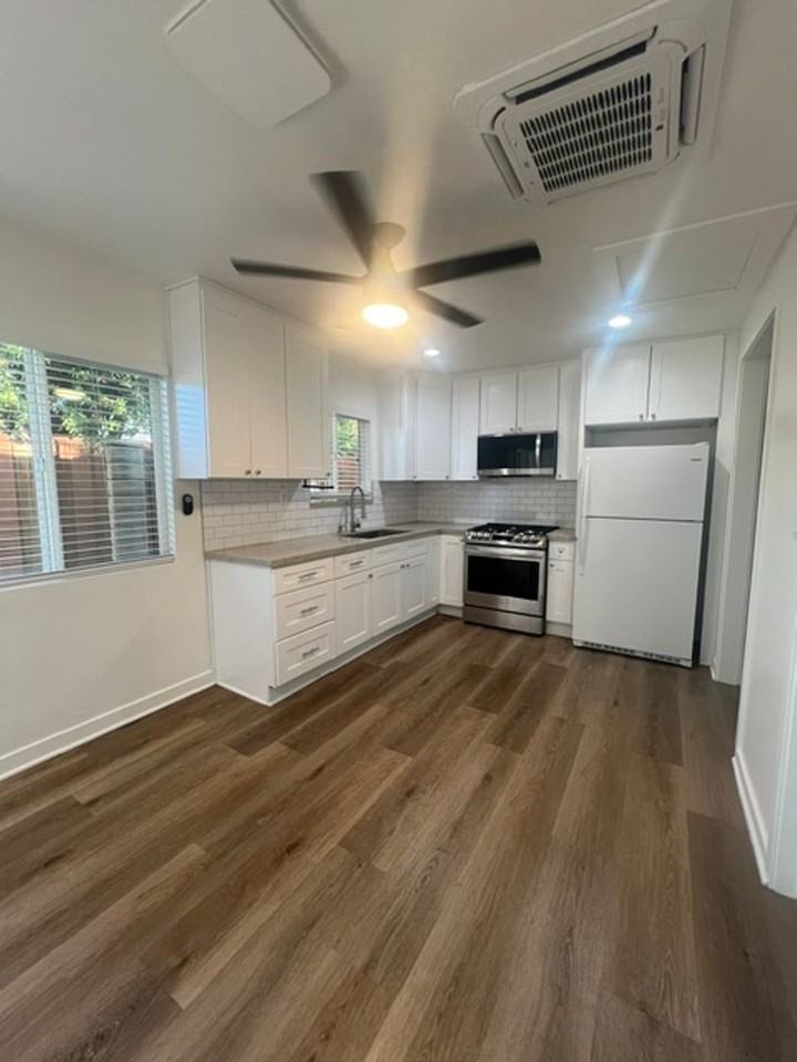 10346 Ruffner Ave - Photo 5 of 13