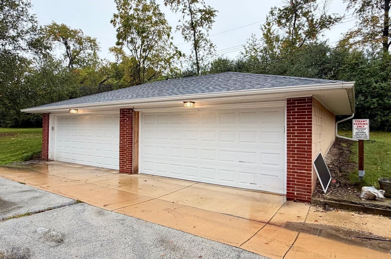 15305 Marilyn Dr - Photo 2 of 2