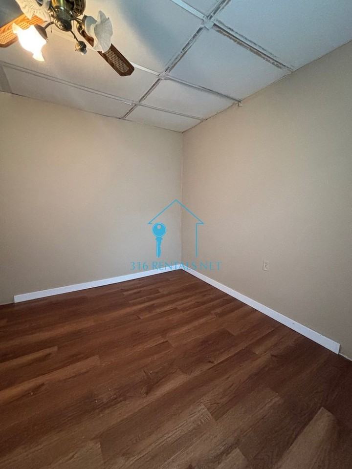 703 S Alleghany St - Photo 3 of 7