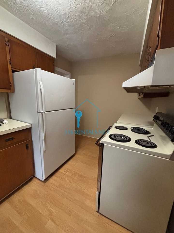 703 S Alleghany St - Photo 5 of 7