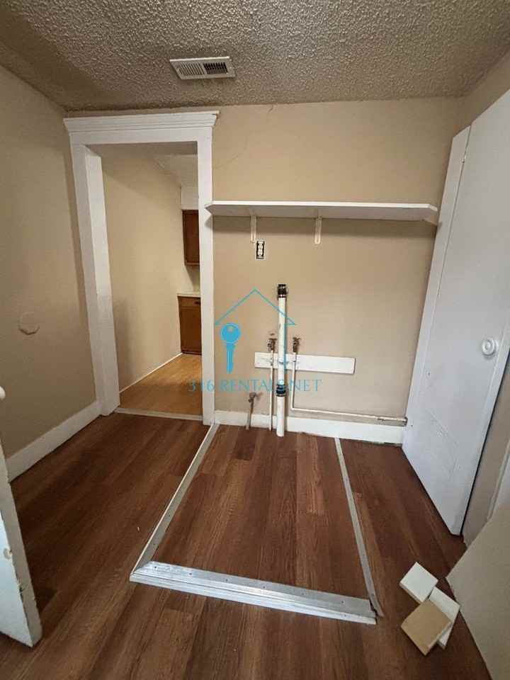 703 S Alleghany St - Photo 6 of 7