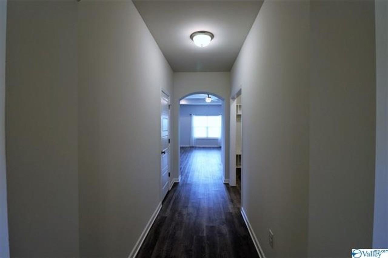 215 Holt St - Photo 4 of 8
