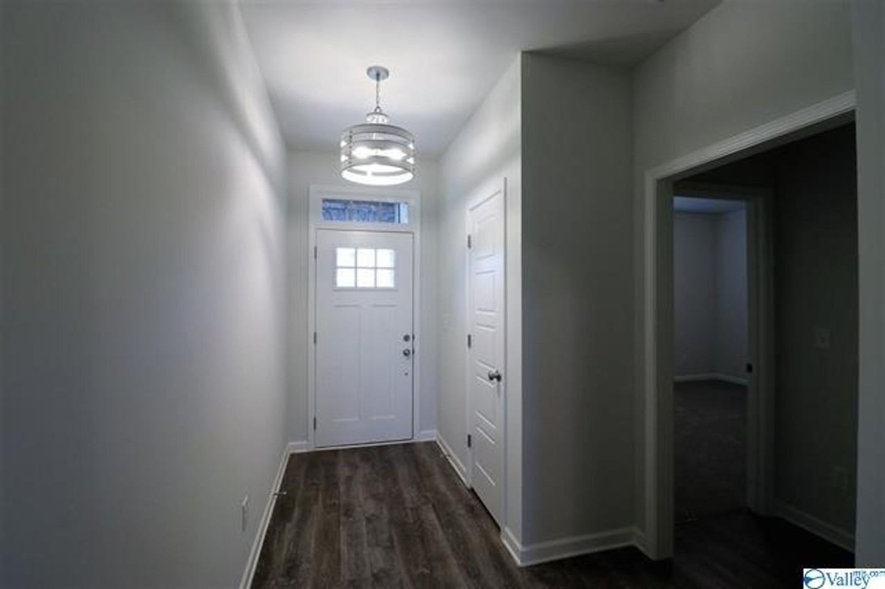 215 Holt St - Photo 5 of 8