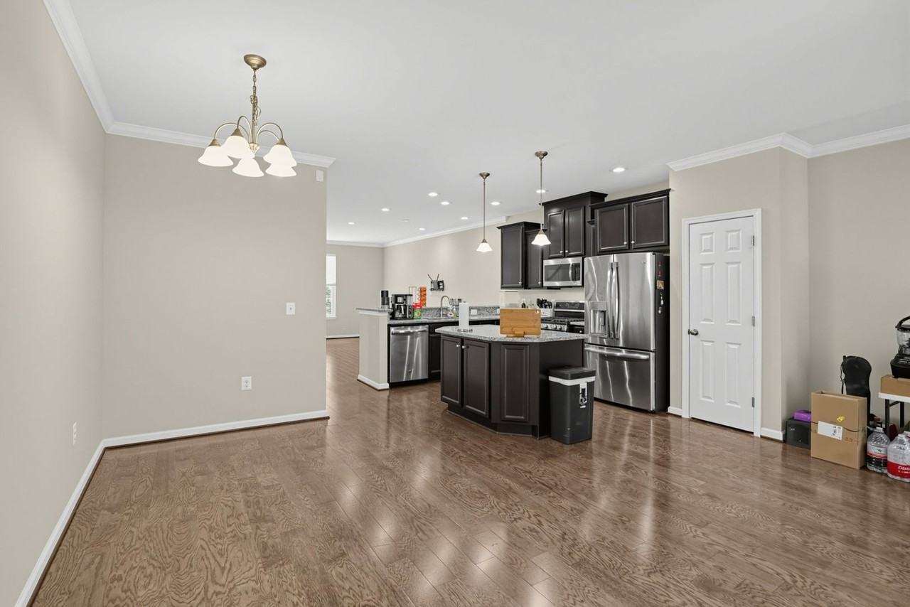 107 Lucas Ln - Photo 6 of 32