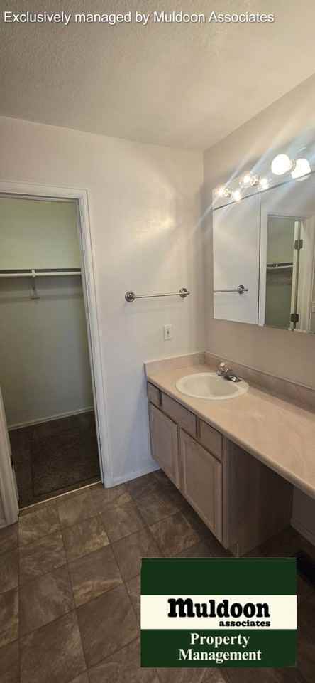 957 S Kyle Ln - Photo 7 of 12