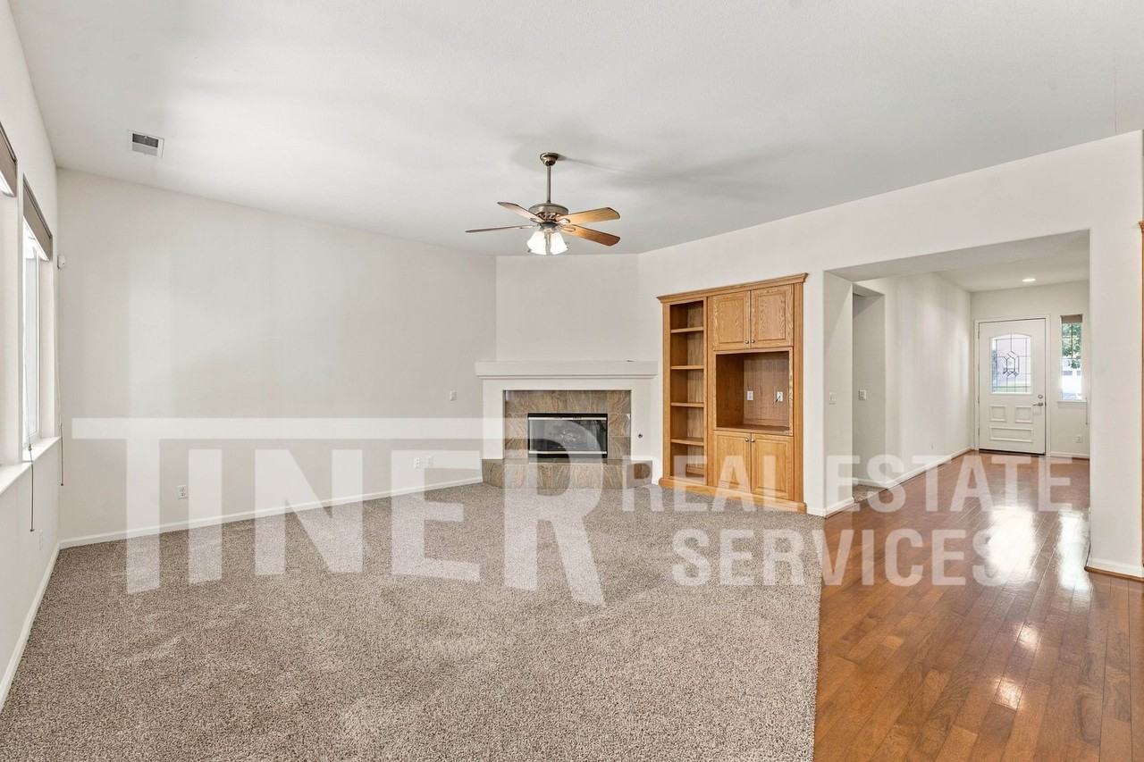 1885 Casterbridge Dr - Photo 2 of 28