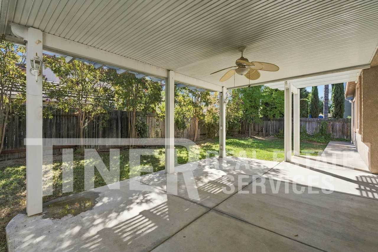 1885 Casterbridge Dr - Photo 4 of 28