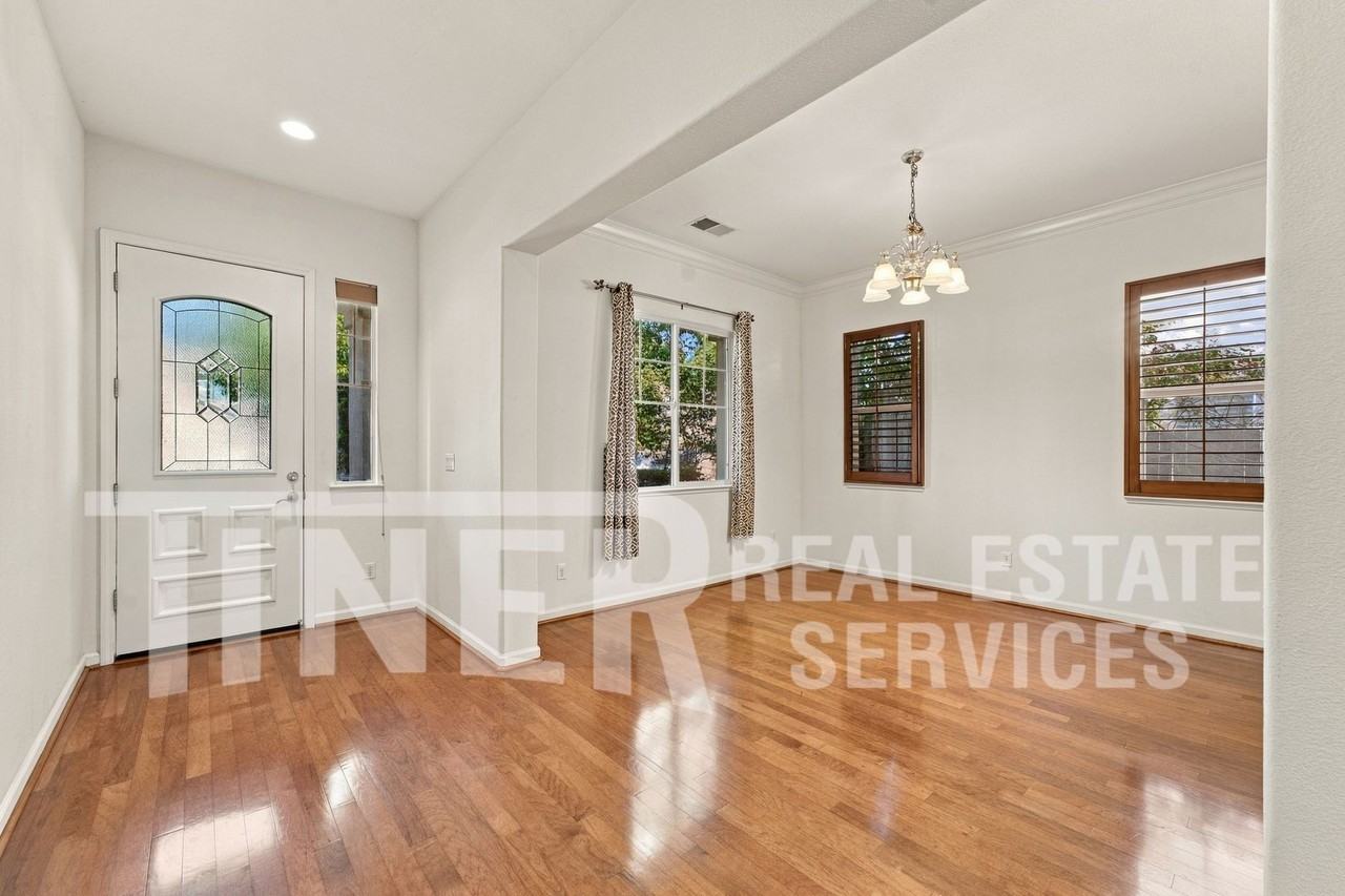 1885 Casterbridge Dr - Photo 7 of 28