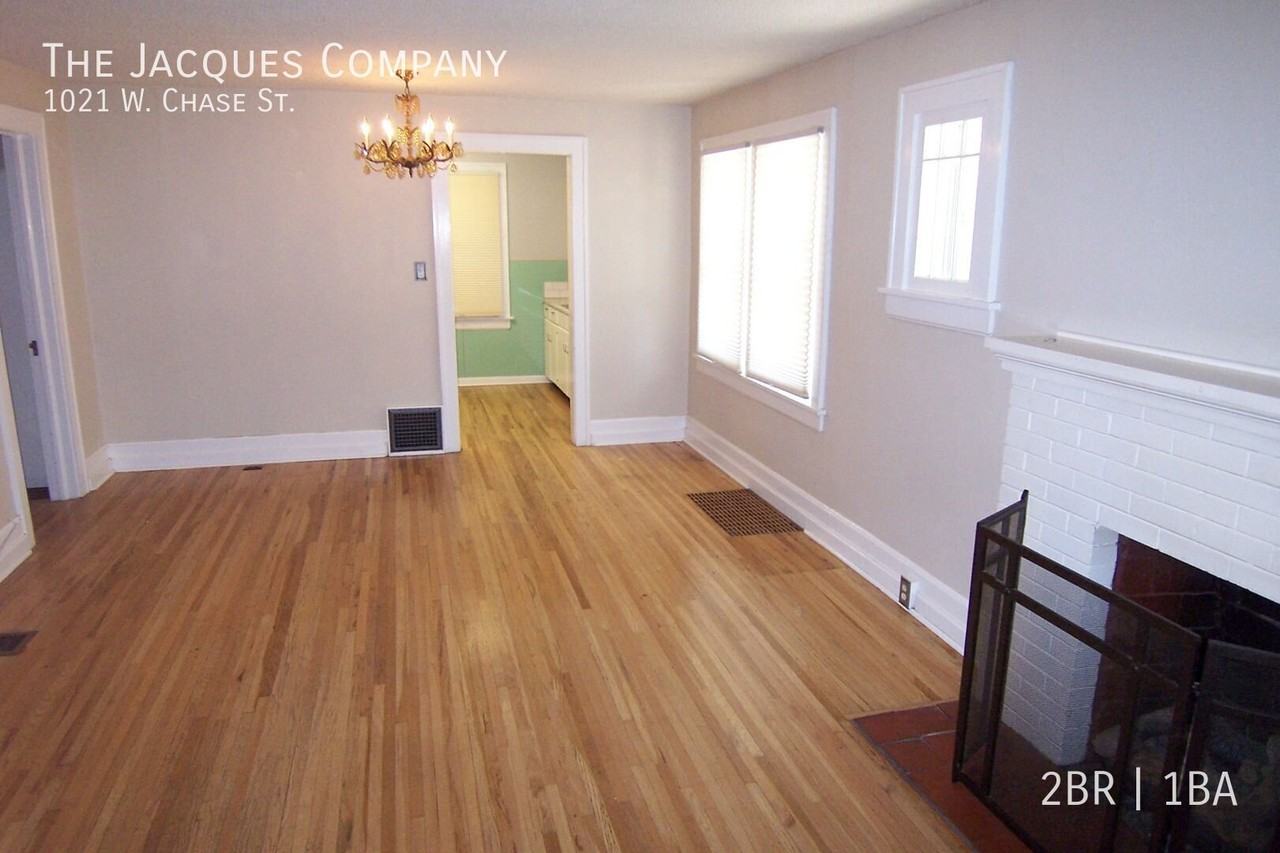 1021 W Chase St - Photo 3 of 8