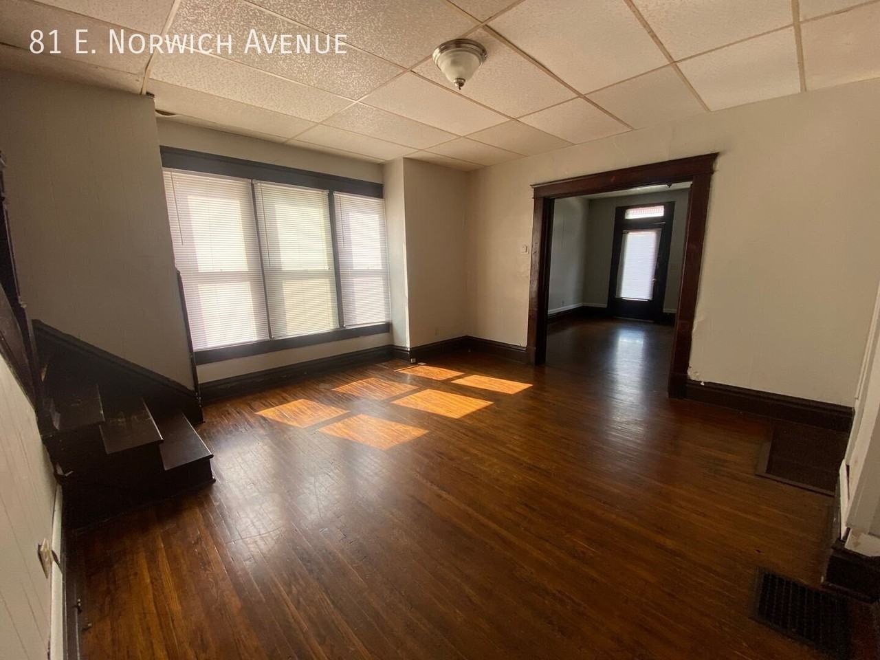 81 E Norwich Ave - Photo 5 of 38