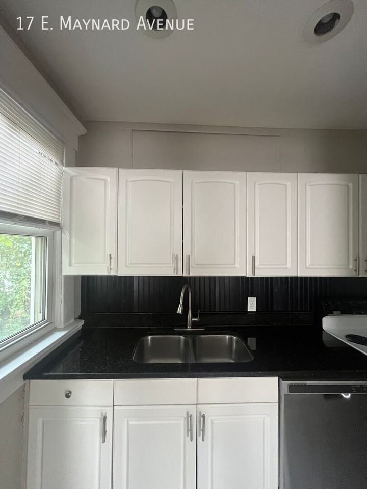 17 E Maynard Ave - Photo 5 of 12