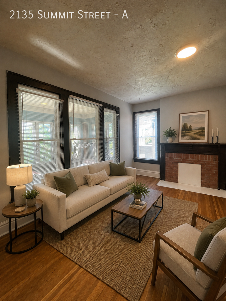 2135 Summit St #A - Photo 3 of 20