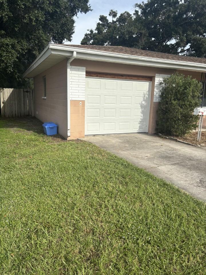 7825 46th St N - Photo 3 of 10