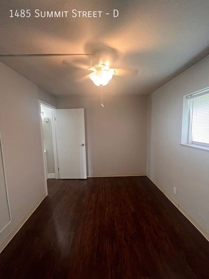 1485 Summit St #D - Photo 6 of 12