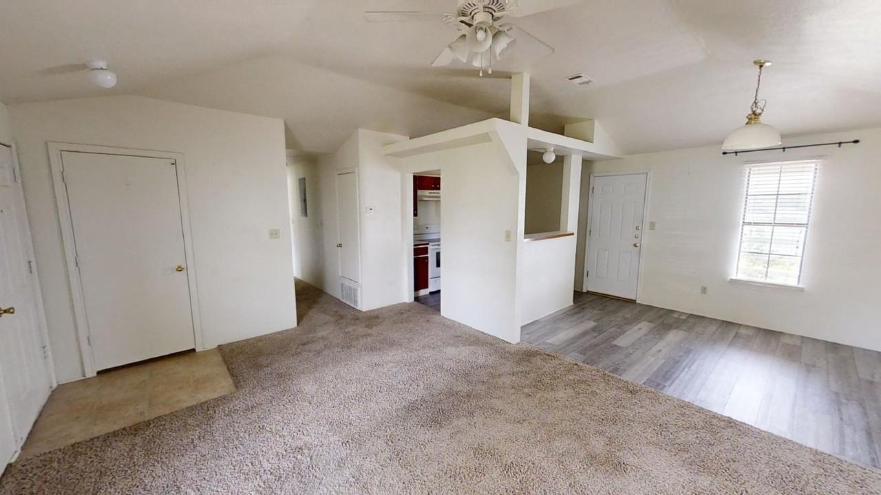 3096 Carrol Dr - Photo 3 of 23
