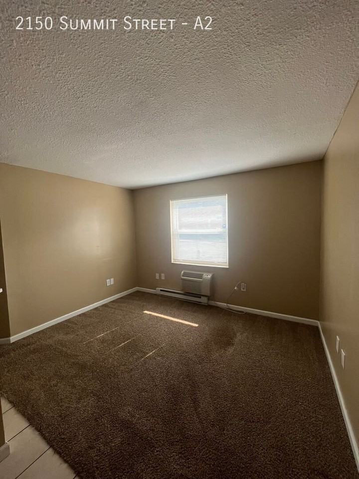 2150 Summit St #A2 - Photo 5 of 15