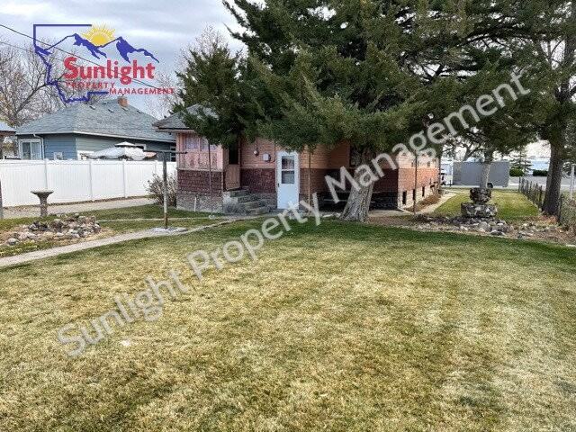 206 2nd Ave - Photo 5 of 20