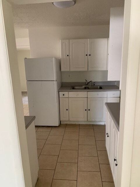 325 Parry St - Photo 3 of 7
