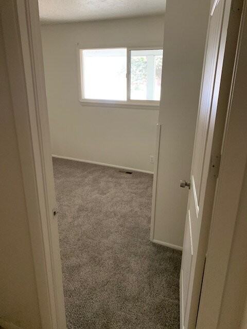 325 Parry St - Photo 5 of 7
