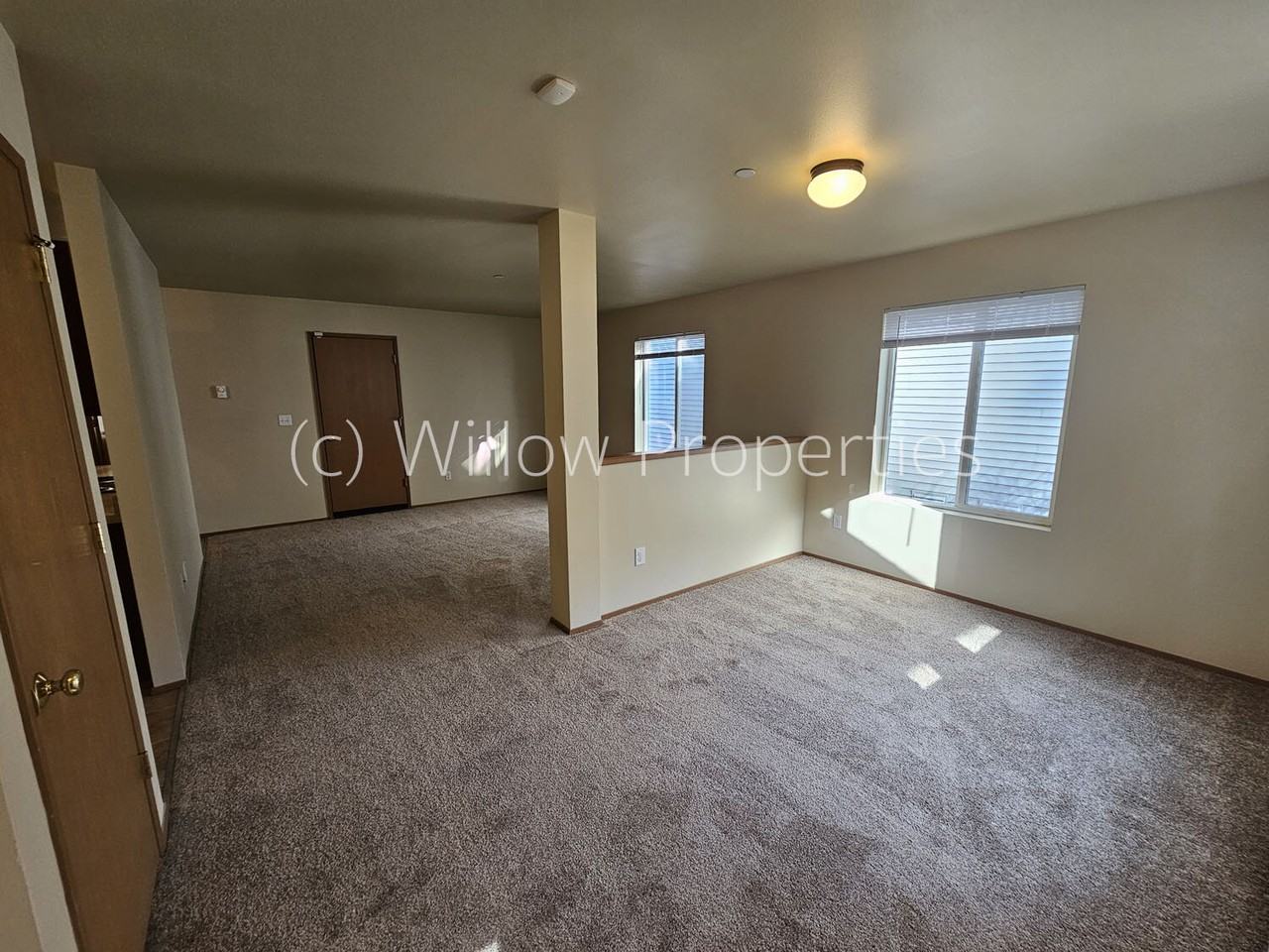 1521 Burnside Pl - Photo 2 of 10