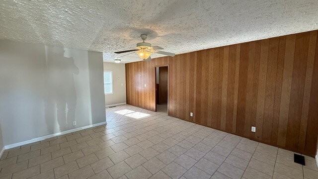 3443 Macarthur Ln - Photo 4 of 13