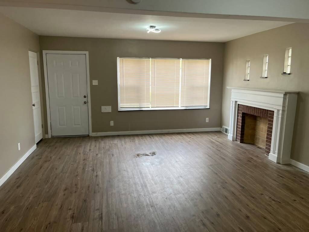 4236 Dressell Ave - Photo 3 of 17