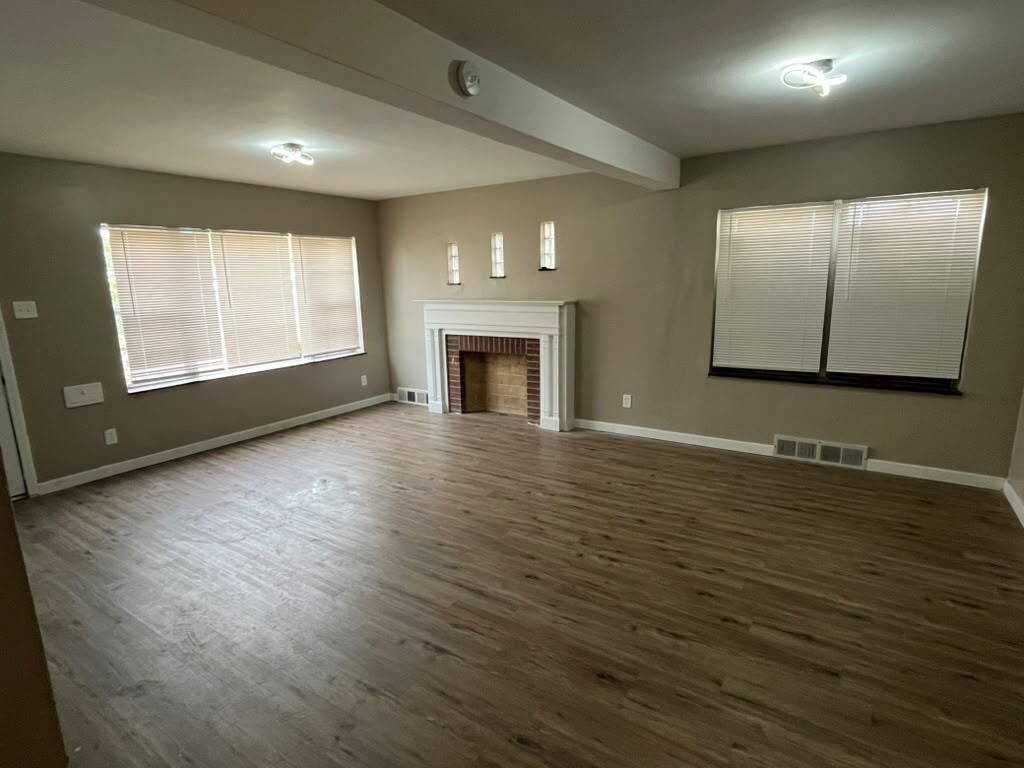 4236 Dressell Ave - Photo 4 of 17