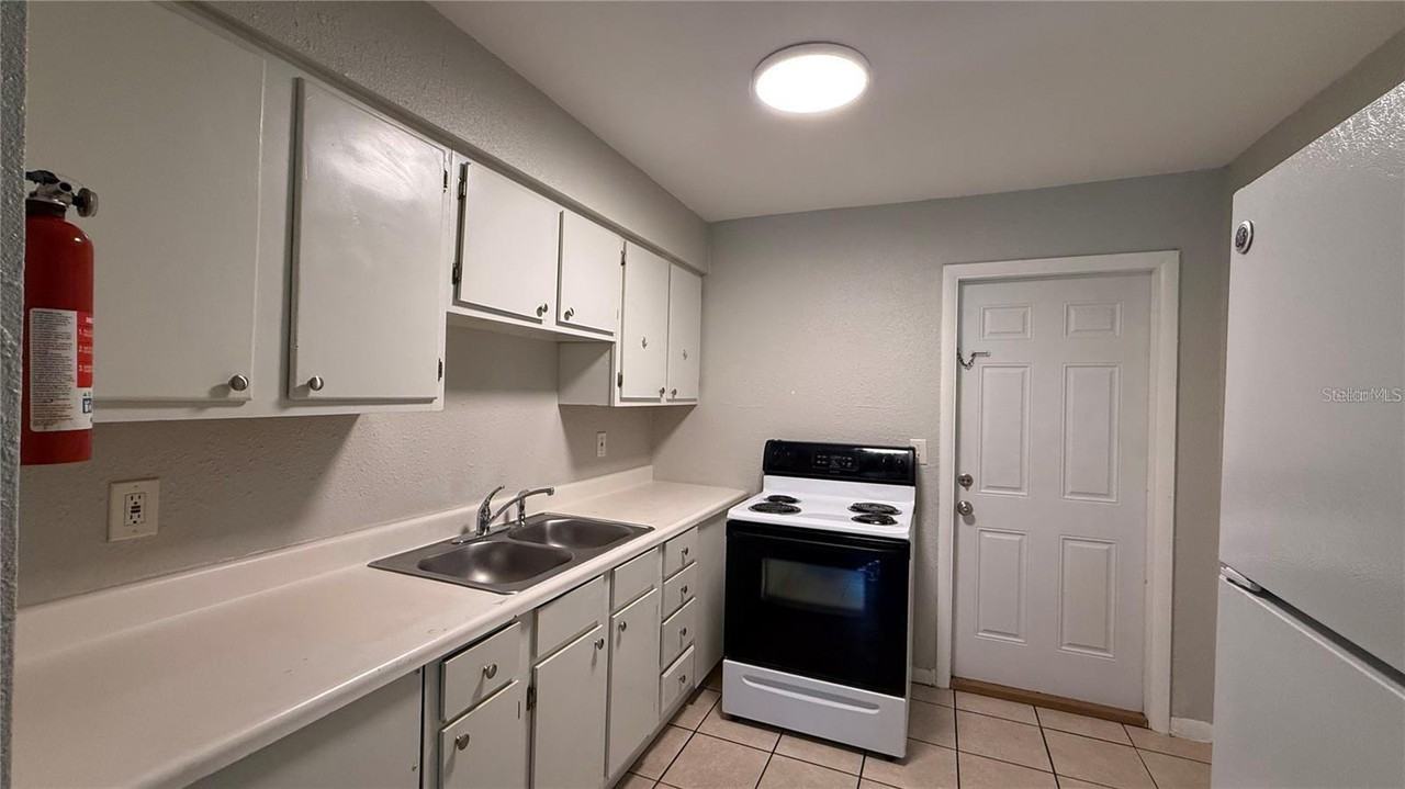 213 Dr Martin Luther King Jr Ave - Photo 2 of 10