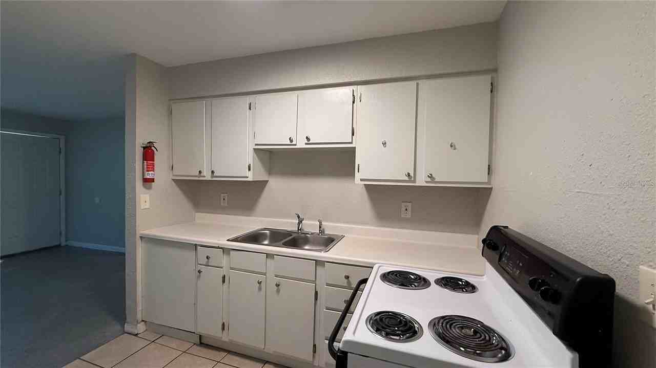 213 Dr Martin Luther King Jr Ave - Photo 3 of 10